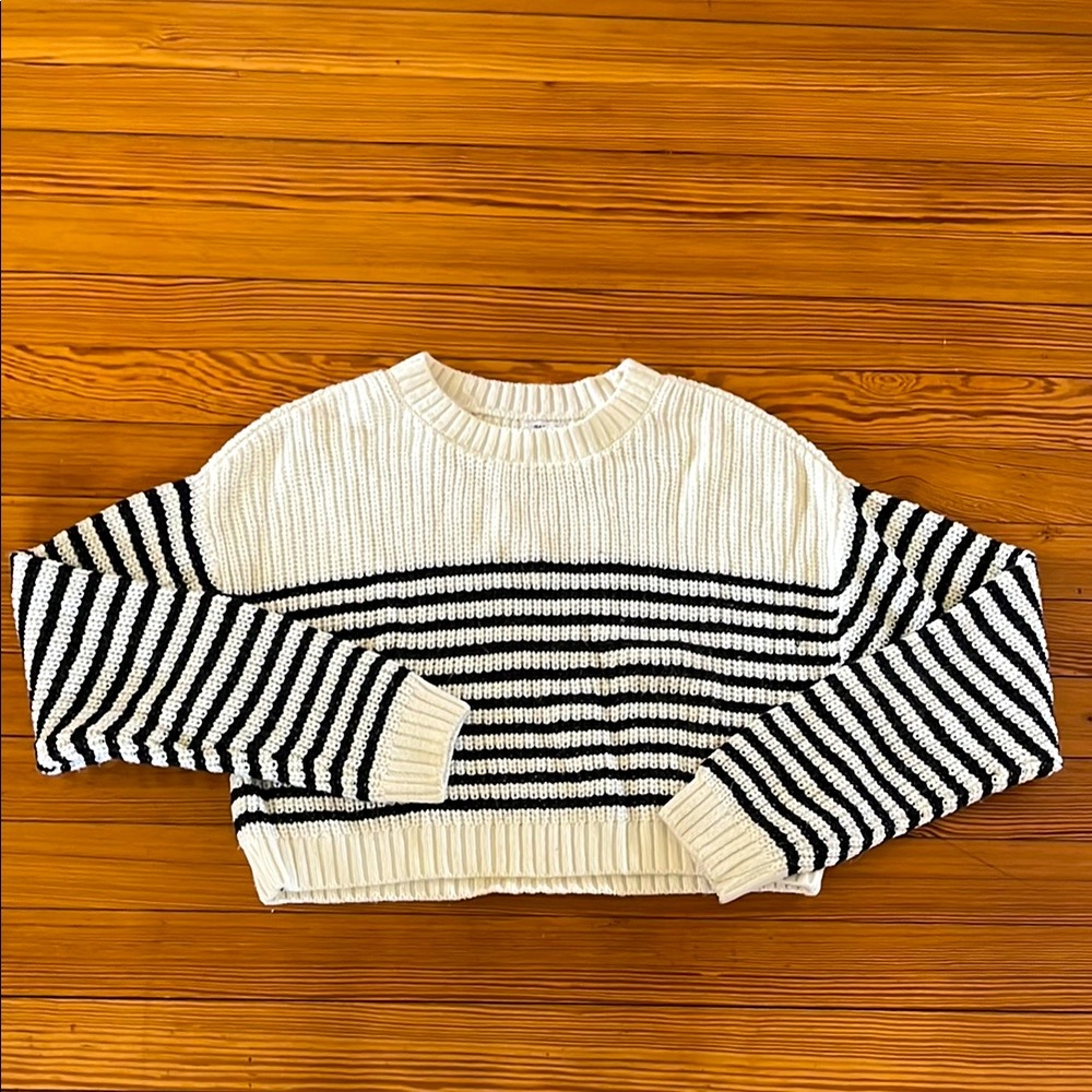 Garage small black and white striped cropped sweater